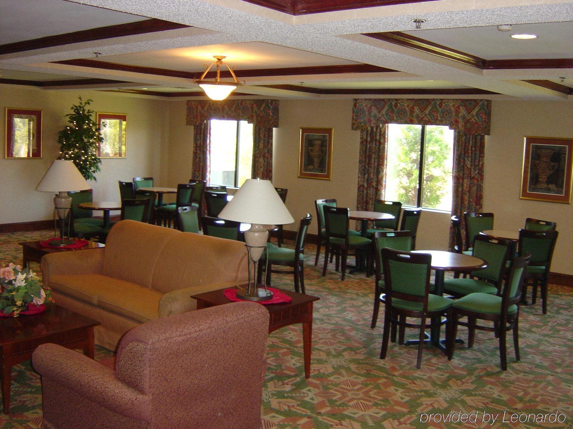 ฮอลิเดย์ อินน์ เอ็กซ์เพรส โฮเต็ล แอนด์ สวีท รีดส์วิลล์ Reidsville ร้านอาหาร รูปภาพ